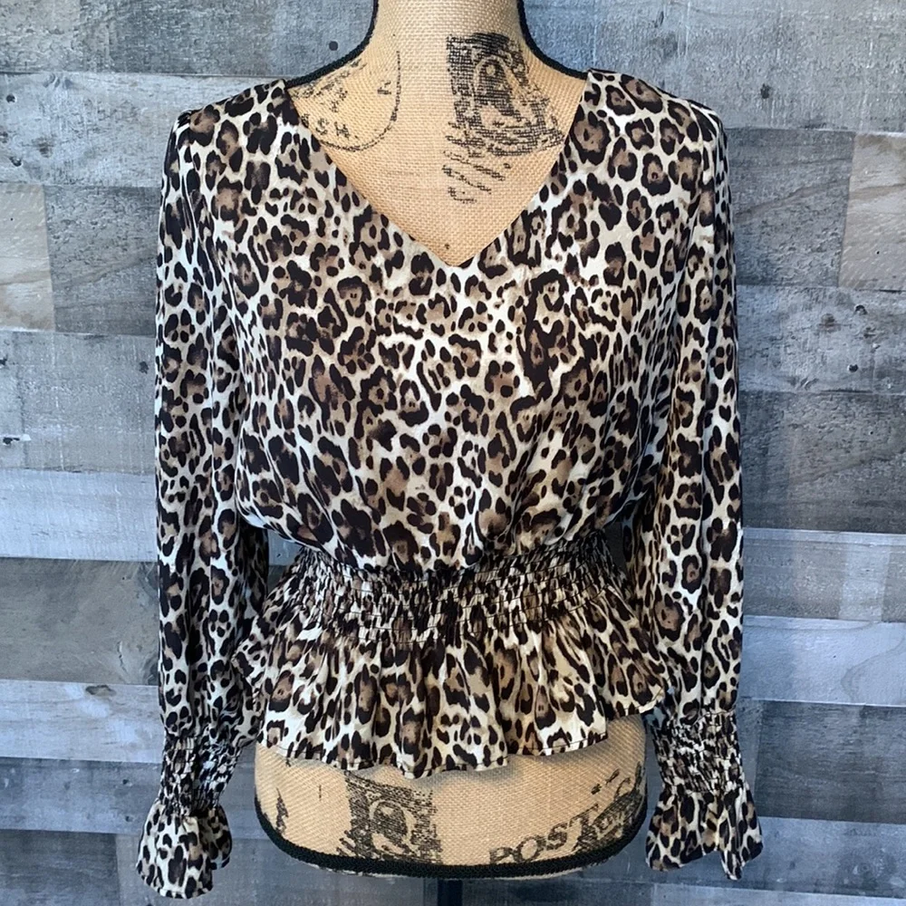 Shinestar Leopard Top - Picture 12 of 14